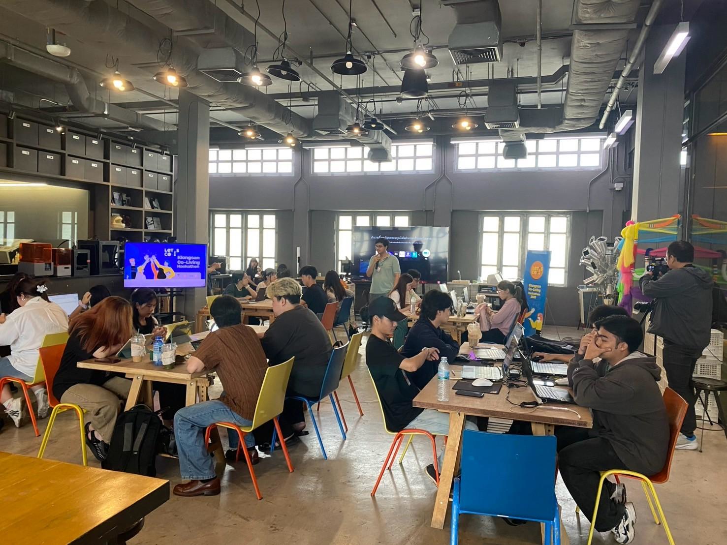 LINE_ALBUM_Co-living Hackathon_251018_4